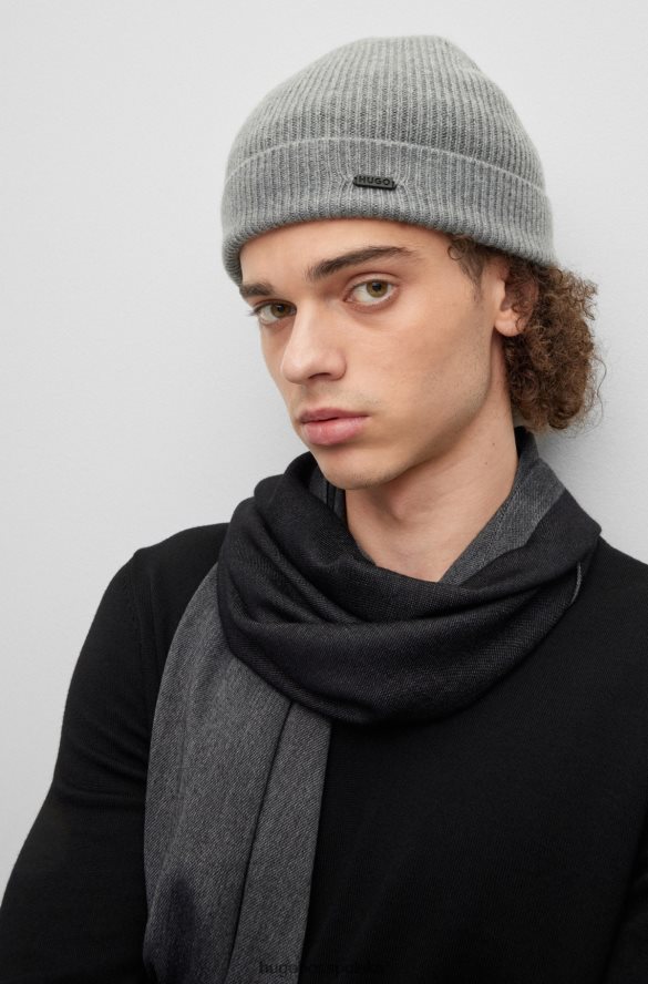 Hugo Boss Prążkowana czapka typu beanie z odpowiedzialnego kaszmiru z naszywką z logo w kolorze jasnoszarym hugo jasnoszary R0X0H65205