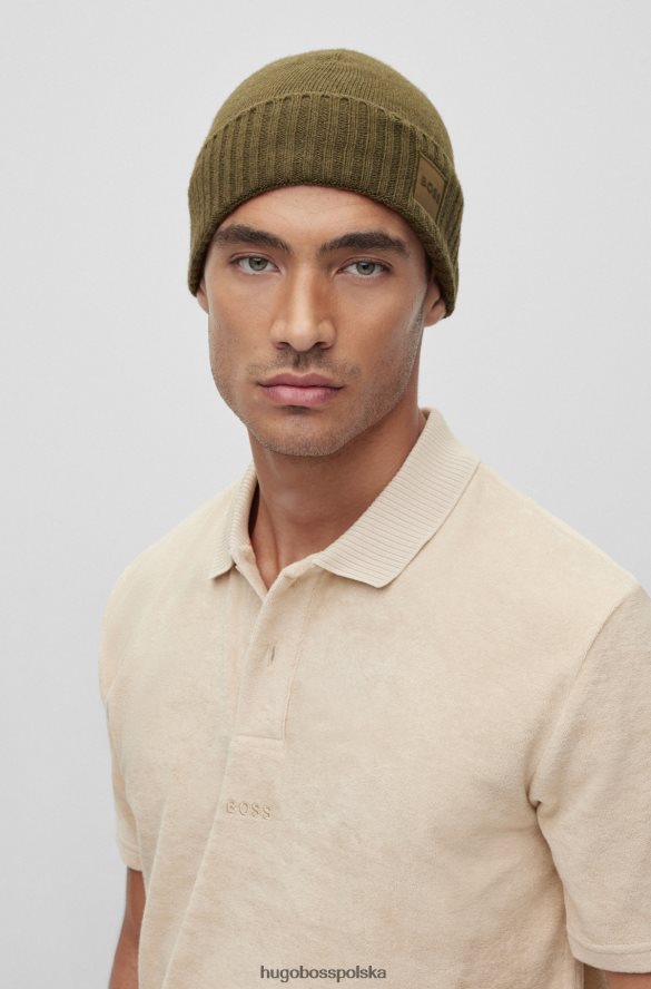 Hugo Boss ciemnozielona, ​​dzianinowa czapka typu beanie z tkanym logo hugo ciemnozielony R0X0H65113