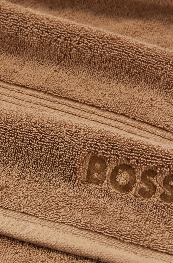 Hugo Boss brązowy ręcznik kąpielowy z logo hugo, wykonany z bawełny egejskiej brązowy R0X0H65638