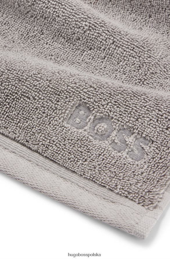 Hugo Boss srebrna chusteczka do twarzy z haftowanym logo hugo, wykonana z bawełny egejskiej srebro R0X0H65821