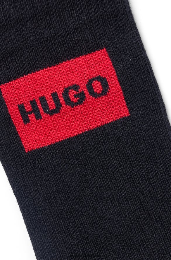 Hugo Boss hugo czarny dwupak krótkich skarpetek z czerwoną metką z logo czarny R0X0H64138