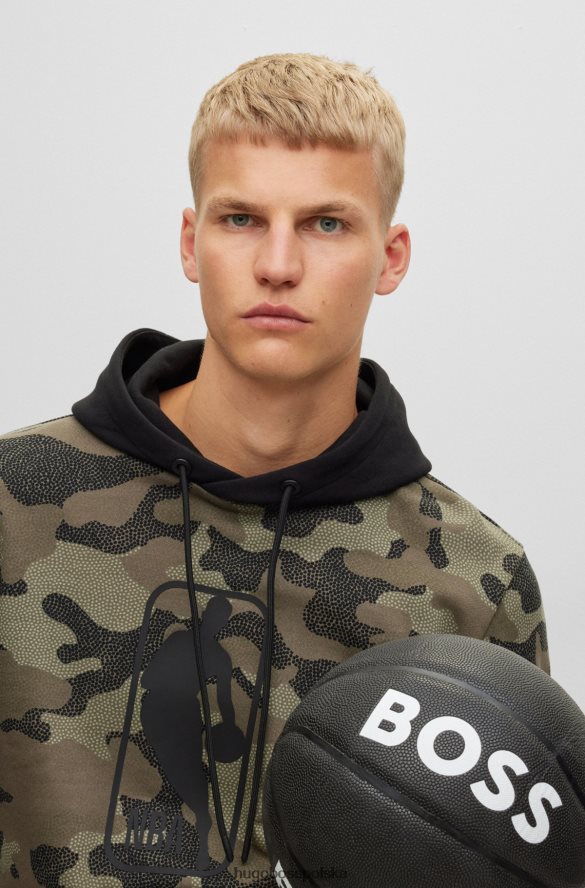Hugo Boss & NBA Bluza z kapturem z bawełny frotte i wzorem kamuflażu zielony R0X0H63073