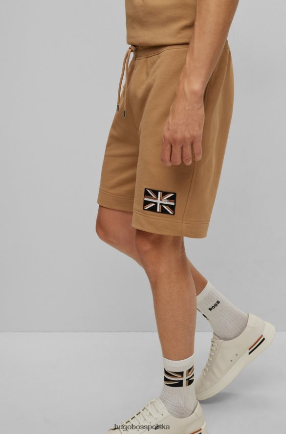 Hugo Boss Szorty hugo z bawełny organicznej z naszywką Union Jack w kolorze beżowym beżowy R0X0H63316
