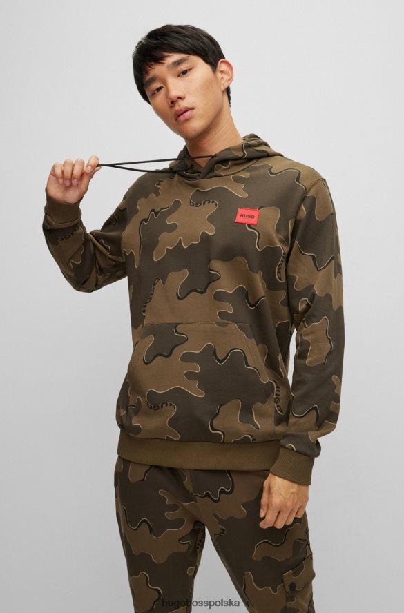 Hugo Boss Zielona bluza z kapturem Hugo o swobodnym kroju, wykonana z bawełny frotte, w kamuflażowy wzór zielony R0X0H62530
