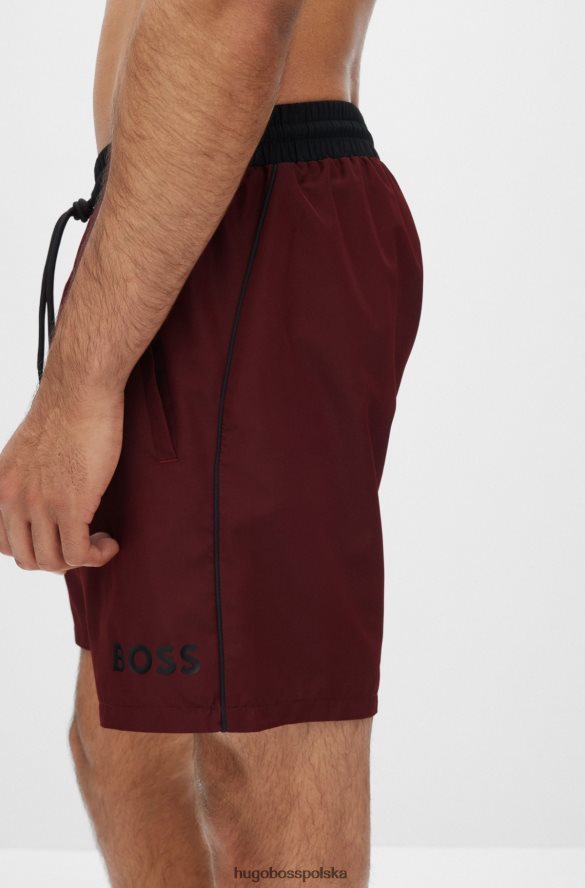 Hugo Boss Szorty kąpielowe z kontrastowym logo, wykonane z materiału pochodzącego z recyklingu, ciemnoczerwone hugo ciemno czerwony R0X0H61075