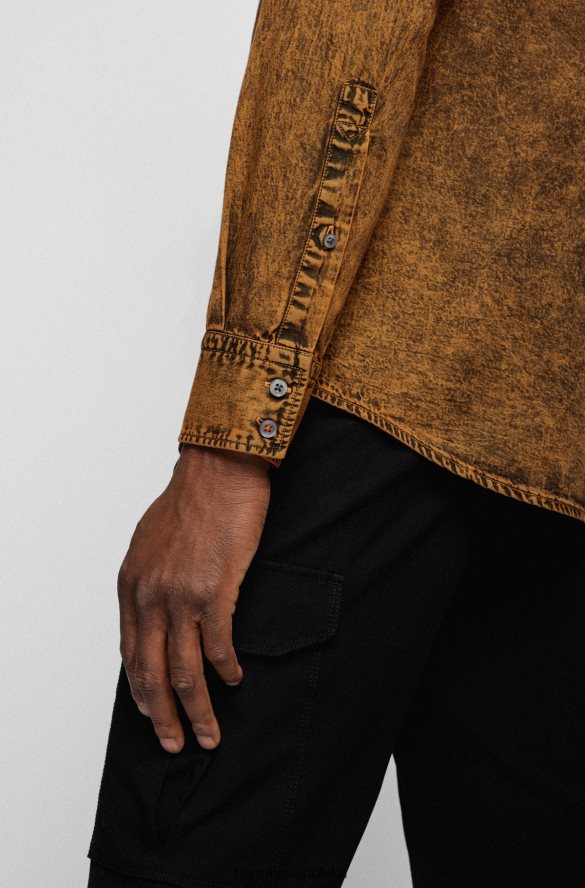 Hugo Boss Koszula o regularnym kroju z barwionego czystego dżinsu hugo w kolorze brązu brązowy R0X0H64076