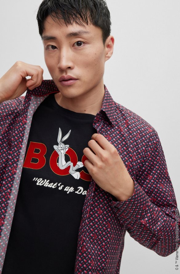 Hugo Boss Looney Tunes x Koszula o dopasowanym kroju z elastycznej bawełnianej popeliny z nadrukiem monogramów czerwony R0X0H63286