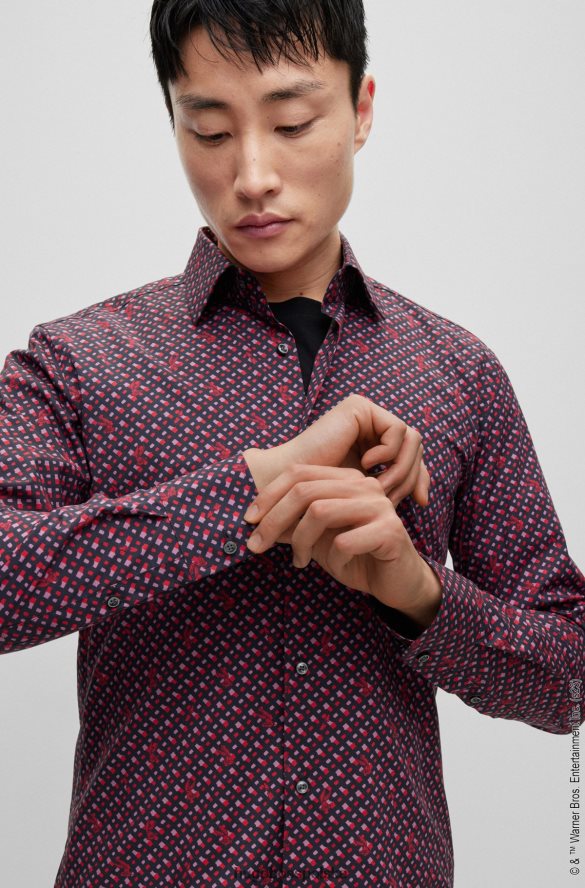 Hugo Boss Looney Tunes x Koszula o dopasowanym kroju z elastycznej bawełnianej popeliny z nadrukiem monogramów czerwony R0X0H63286