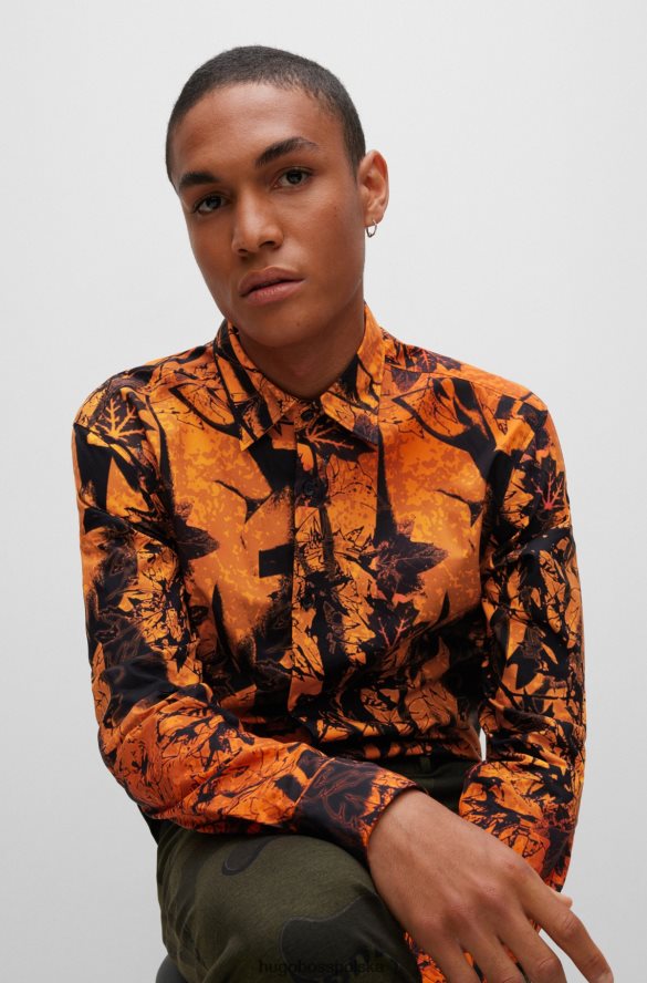 Hugo Boss ciemnopomarańczowa koszula o dopasowanym kroju z bawełny z sezonowym nadrukiem hugo ciemna pomarańcza R0X0H63533