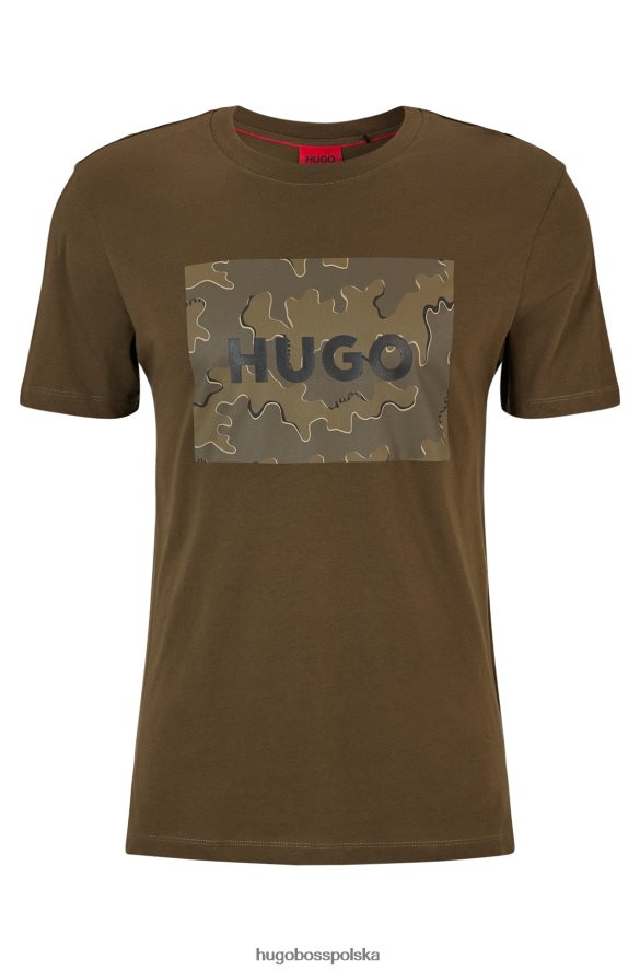 Hugo Boss bawełniana koszulka z nadrukiem w kamuflaż marki Hugo w kolorze ciemnozielonym ciemnozielony R0X0H63080
