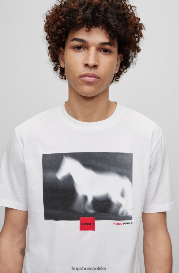 Hugo Boss bawełniany t-shirt z grafiką konia i brandingiem hugo w kolorze białym biały R0X0H64291