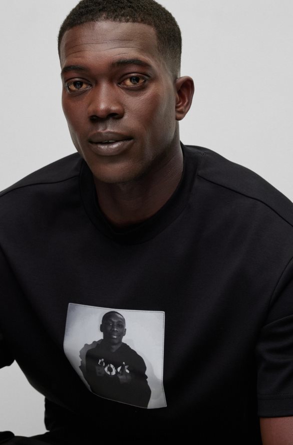 Hugo Boss x khaby – T-shirt oversize z bawełny z soczewkową grafiką czarny R0X0H63827