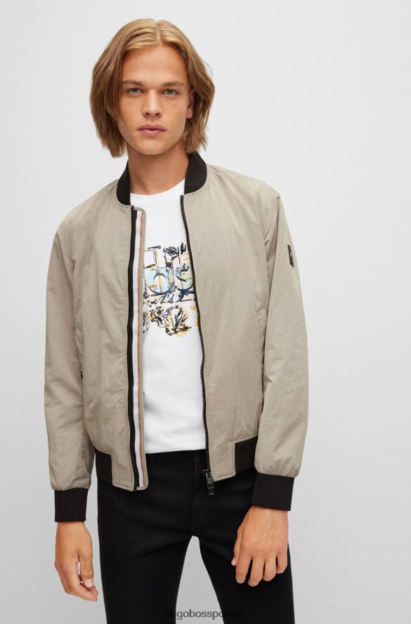 Hugo Boss Kurtka bomber o regularnym kroju z wodoodpornego materiału pochodzącego z recyklingu hugo w kolorze beżowym beżowy R0X0H63745