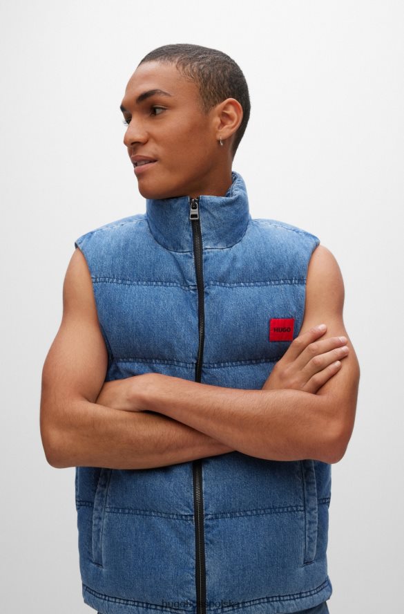 Hugo Boss jasnoniebieska dżinsowa kamizelka puchowa Hugo z czerwoną metką z logo jasny niebieski R0X0H63662