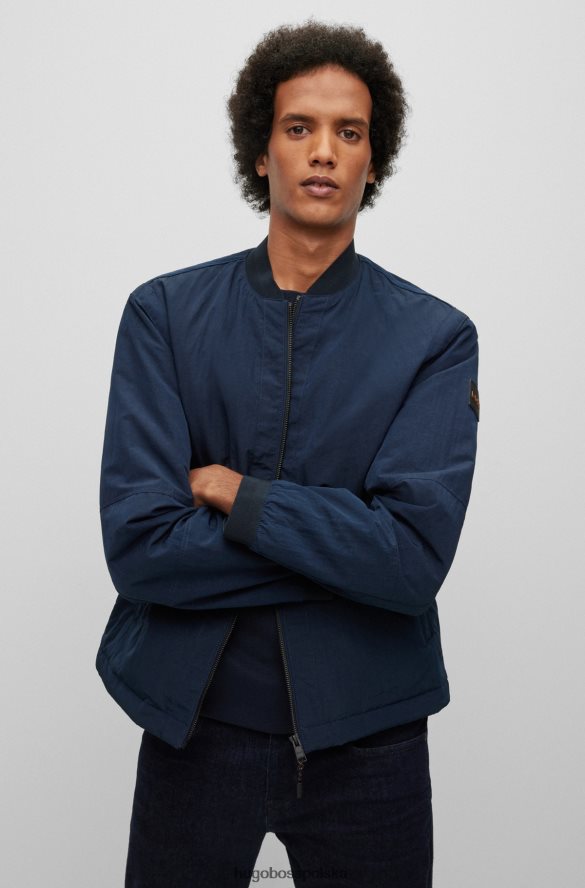 Hugo Boss wodoodporna kurtka o regularnym kroju z naszywką z logo w kolorze ciemnoniebieskim hugo ciemny niebieski R0X0H63769