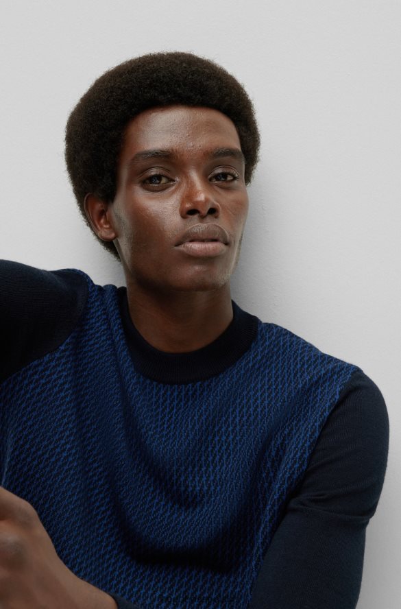 Hugo Boss ciemnoniebieski sweter hugo z okrągłym dekoltem, wykonany z dzianiny żakardowej ciemny niebieski R0X0H61461