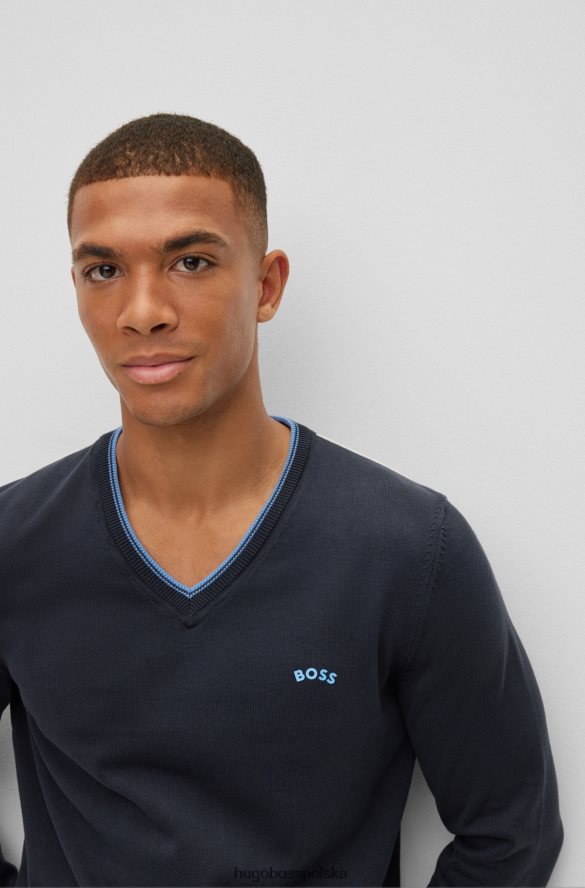 Hugo Boss ciemnoniebieski sweter z bawełny organicznej, z dekoltem w kształcie litery V i zakrzywionym logo hugo ciemny niebieski R0X0H64423